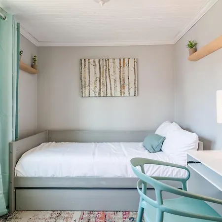 Pearly Gates L 3 Bed L Sleeps 5 L W 2-Car Garage Villa